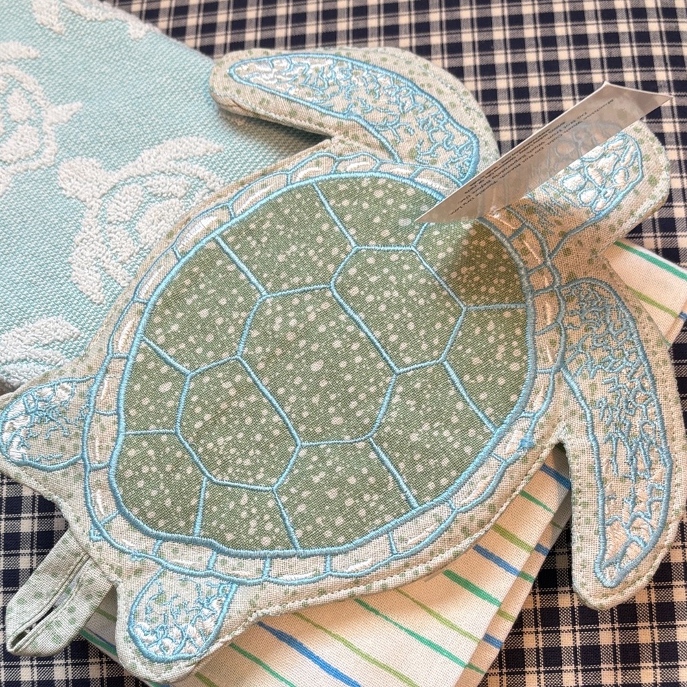 Sea Turtle kitchen towels and pot holder set - Blue and Green - Picture 2 of 5